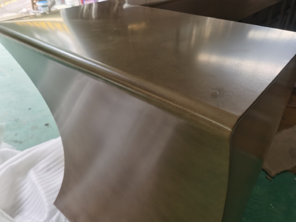 黃古銅亂紋不銹鋼弧形吧臺細(xì)節(jié)